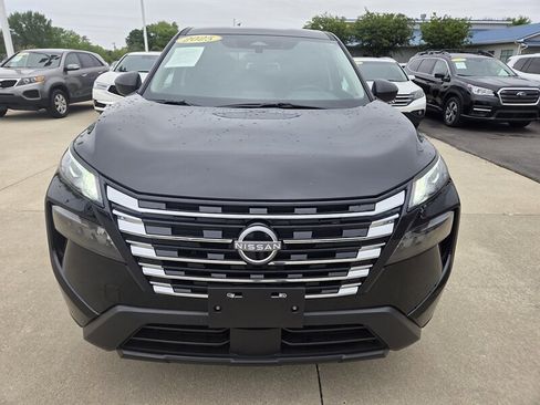 Used 2025 Nissan Rogue S AWD/4WD image 8