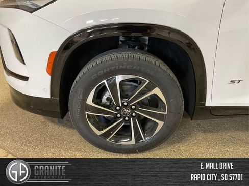 New 2026 Buick Enclave Sport Touring w/ Super Cruise Package AWD/4WD image 13