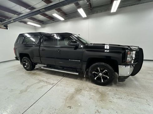 Used 2018 Chevrolet Silverado 1500 LT w/ All Star Edition image 9