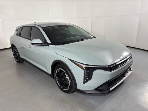 New 2026 Kia K4 GT-Line Turbo FWD image 2