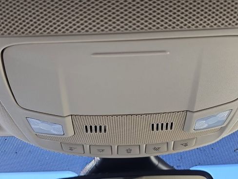 Used 2021 Ford Edge SEL w/ Convenience Package image 40