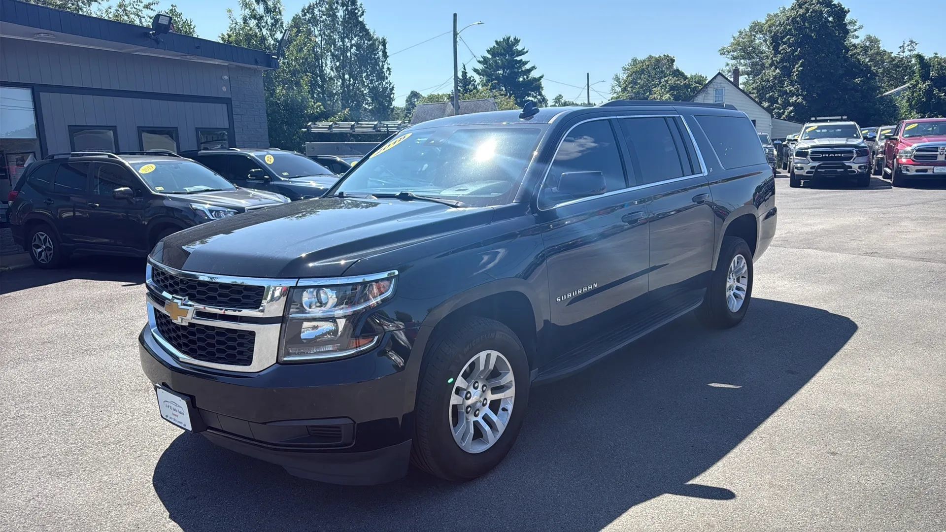 Used 2018 Chevrolet Suburban LT AWD/4WD image 3