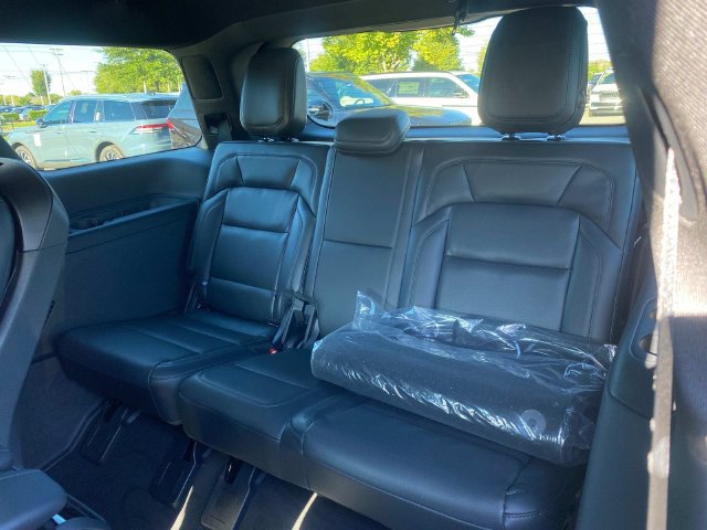 New 2027 Lincoln Navigator Reserve w/ Jet Appearance Package AWD/4WD image 8
