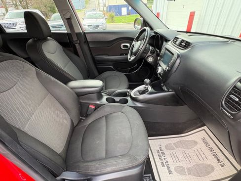Used 2019 Kia Soul + image 18
