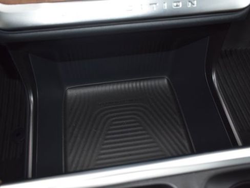 Used 2025 Ford Expedition King Ranch image 32