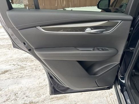 Certified 2022 Cadillac XT6 Sport w/ Technology Package image 18