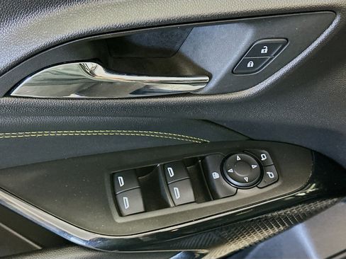 Used 2025 Chevrolet Trax LT FWD image 15