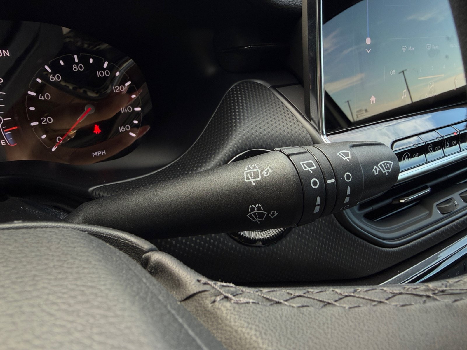 New 2026 Jeep Compass Latitude AWD/4WD image 32