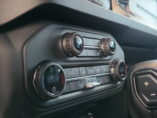 Certified 2025 Ford Bronco Outer Banks AWD/4WD image 27