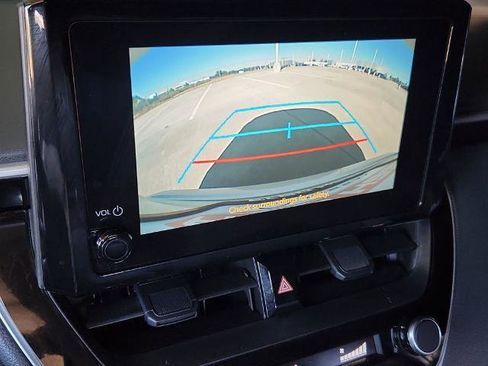 Used 2025 Toyota Corolla LE image 18