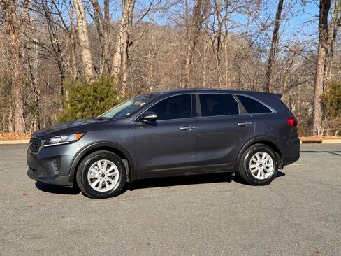Used 2020 Kia Sorento LX image 5