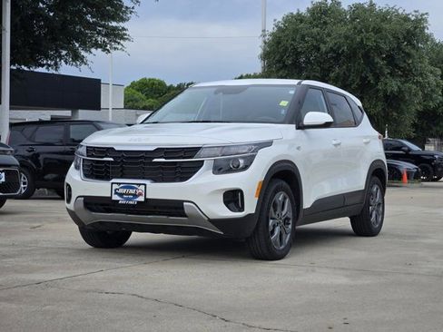 Certified 2026 Kia Seltos LX FWD image 3
