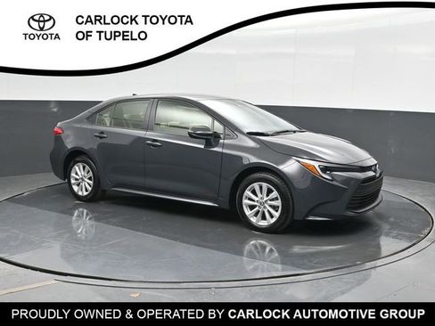 Used 2025 Toyota Corolla LE image 5