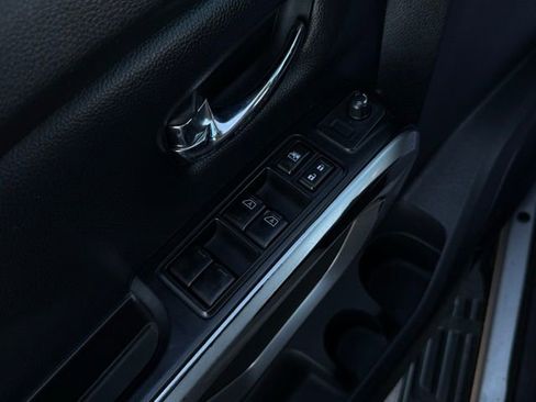 Used 2016 Nissan Titan PRO-4X image 12