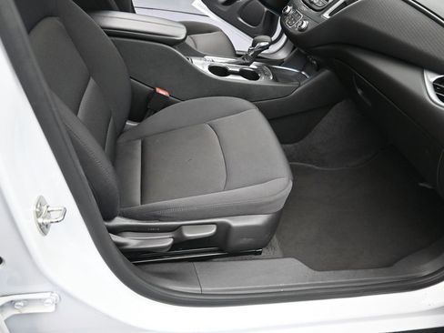 Certified 2025 Chevrolet Malibu LT image 31