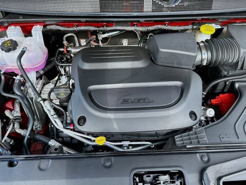 New 2027 Chrysler Pacifica Limited w/ S Appearance Package FWD image 39