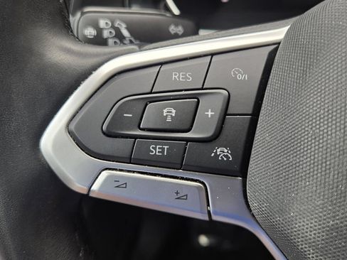 Used 2024 Volkswagen Jetta SE w/ Panoramic Sunroof Package FWD image 25