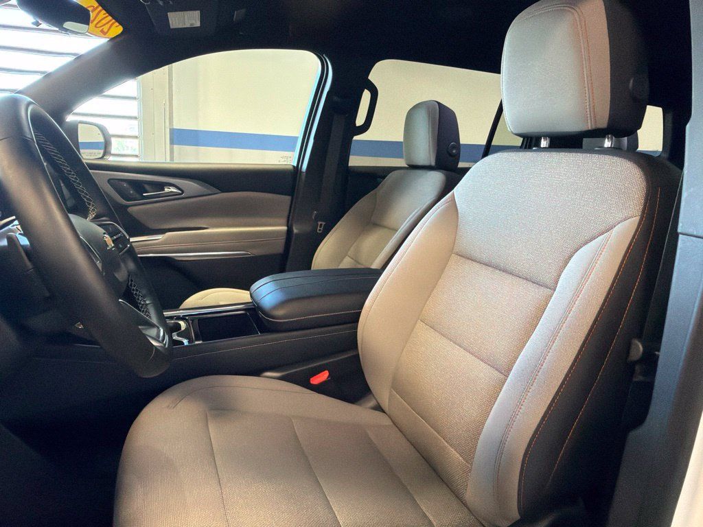Used 2026 Chevrolet Traverse LT w/ Driver Confidence Package AWD/4WD image 20