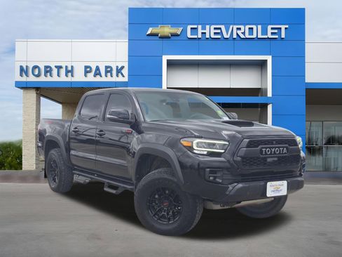 Used 2020 Toyota Tacoma TRD Pro image 1