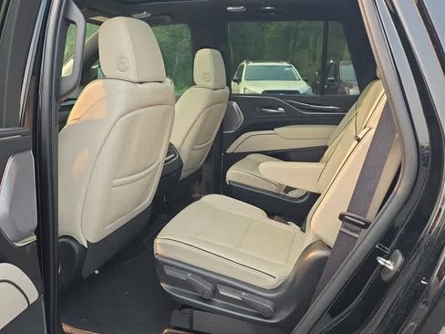 Used 2022 Cadillac Escalade Sport w/ LPO, ONYX Package AWD/4WD image 6