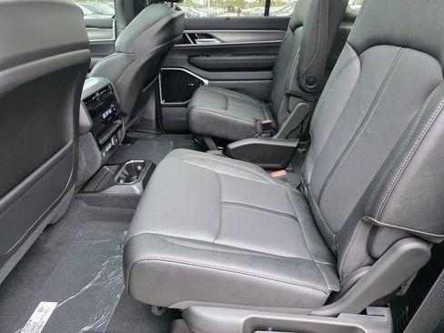 New 2026 Jeep Grand Wagoneer Limited AWD/4WD image 9