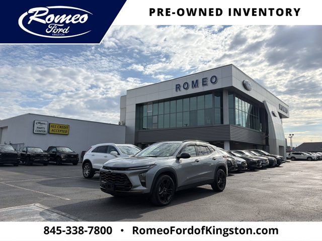 Used 2024 Chevrolet Trax ACTIV w/ Sunroof Package FWD image 1