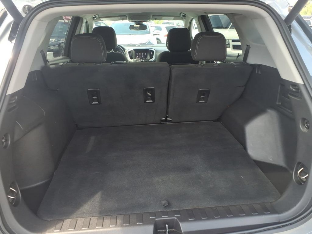 Used 2024 GMC Terrain SLE w/ Driver Convenience Package AWD/4WD image 19