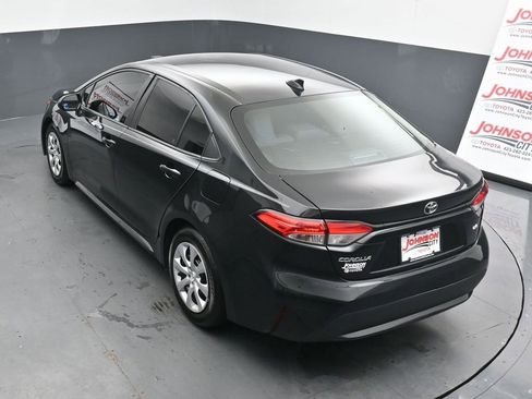 Used 2021 Toyota Corolla LE image 31