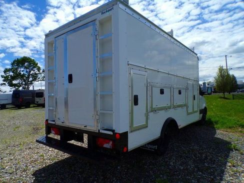 Used 2024 Mercedes-Benz Sprinter 3500 image 5