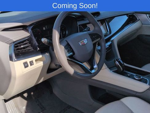 Used 2023 Cadillac XT6 Premium Luxury AWD/4WD image 2