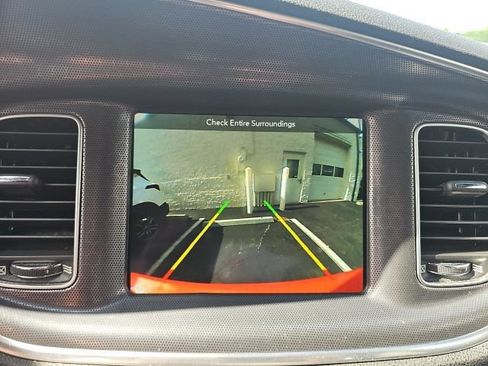 Used 2017 Dodge Charger R/T Scat Pack w/ Beats Audio Group RWD image 14