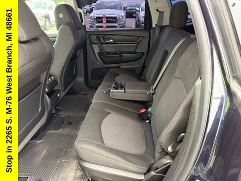 Used 2017 Chevrolet Traverse LT w/ Style and Technology Package FWD image 17