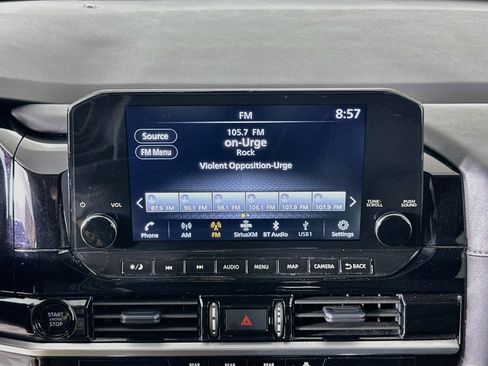 Used 2025 Nissan Pathfinder SL FWD image 21