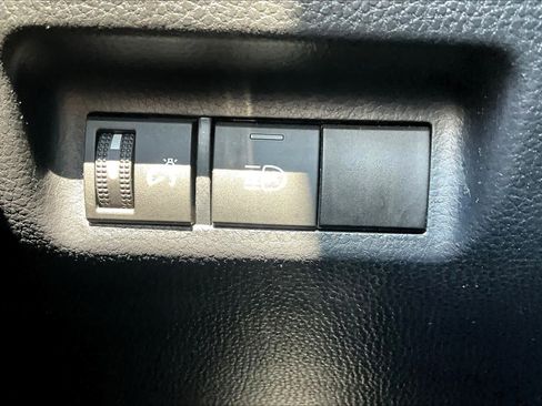 Used 2022 Toyota RAV4 XLE AWD/4WD image 58