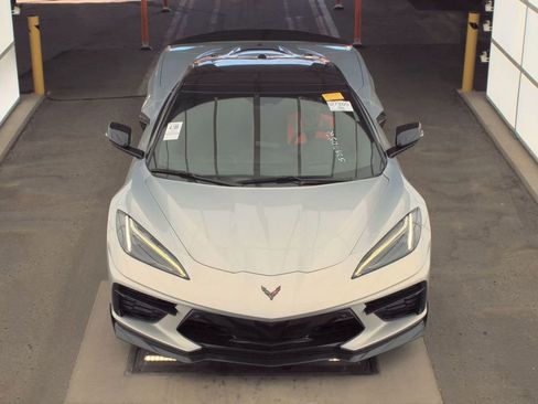 Used 2021 Chevrolet Corvette Stingray Premium Conv w/ Z51 Performance Package RWD image 2