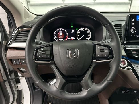 Used 2025 Honda Odyssey Touring image 13