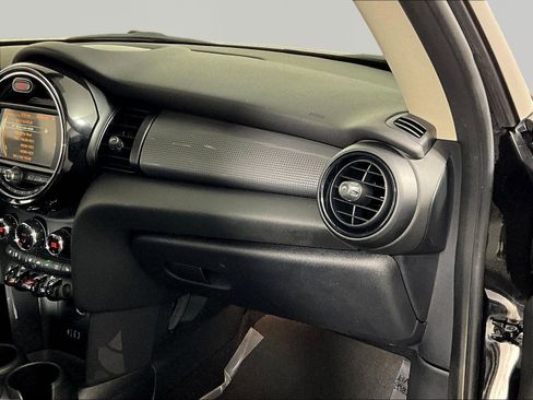 Used 2018 MINI Cooper 2-Door Hardtop FWD image 25