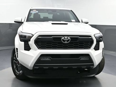 Used 2024 Toyota Tacoma TRD Sport AWD/4WD image 38