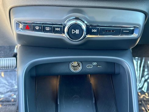 New 2026 Volvo XC40 B5 Ultra w/ Climate Package image 24