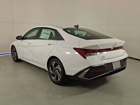 New 2026 Hyundai Elantra Limited image 5