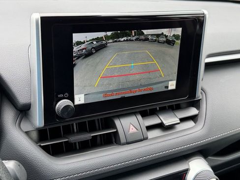 Used 2025 Toyota RAV4 XLE AWD/4WD image 26