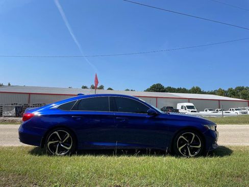 Used 2018 Honda Accord Sport image 3