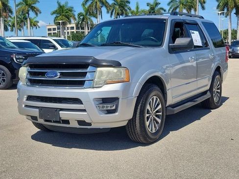 Used 2016 Ford Expedition XLT w/ Equipment Group 202A RWD image 3