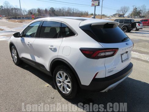 Used 2025 Ford Escape Active w/ Tech Pack #1 image 3