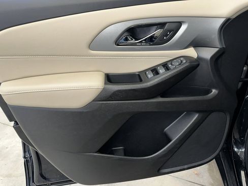 Certified 2023 Chevrolet Traverse LS image 3