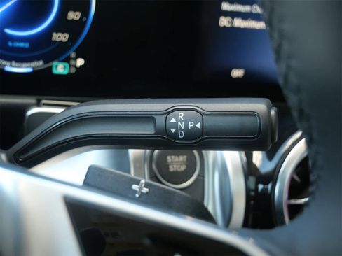 Used 2025 Mercedes-Benz EQB 300 4MATIC image 20