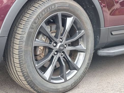 Used 2018 Ford Explorer XLT w/ Equipment Group 202A AWD/4WD image 22