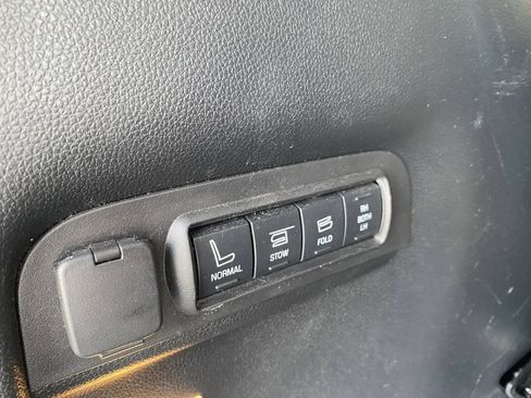 Used 2017 Ford Explorer Platinum AWD/4WD image 28