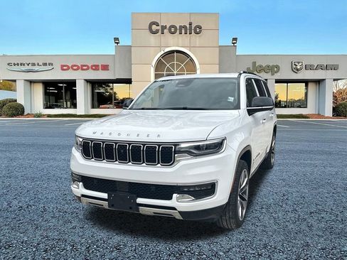 Used 2024 Jeep Wagoneer Series III w/ Premium Group I image 7