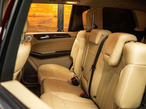 Used 2018 Mercedes-Benz GLS 450 4MATIC image 11